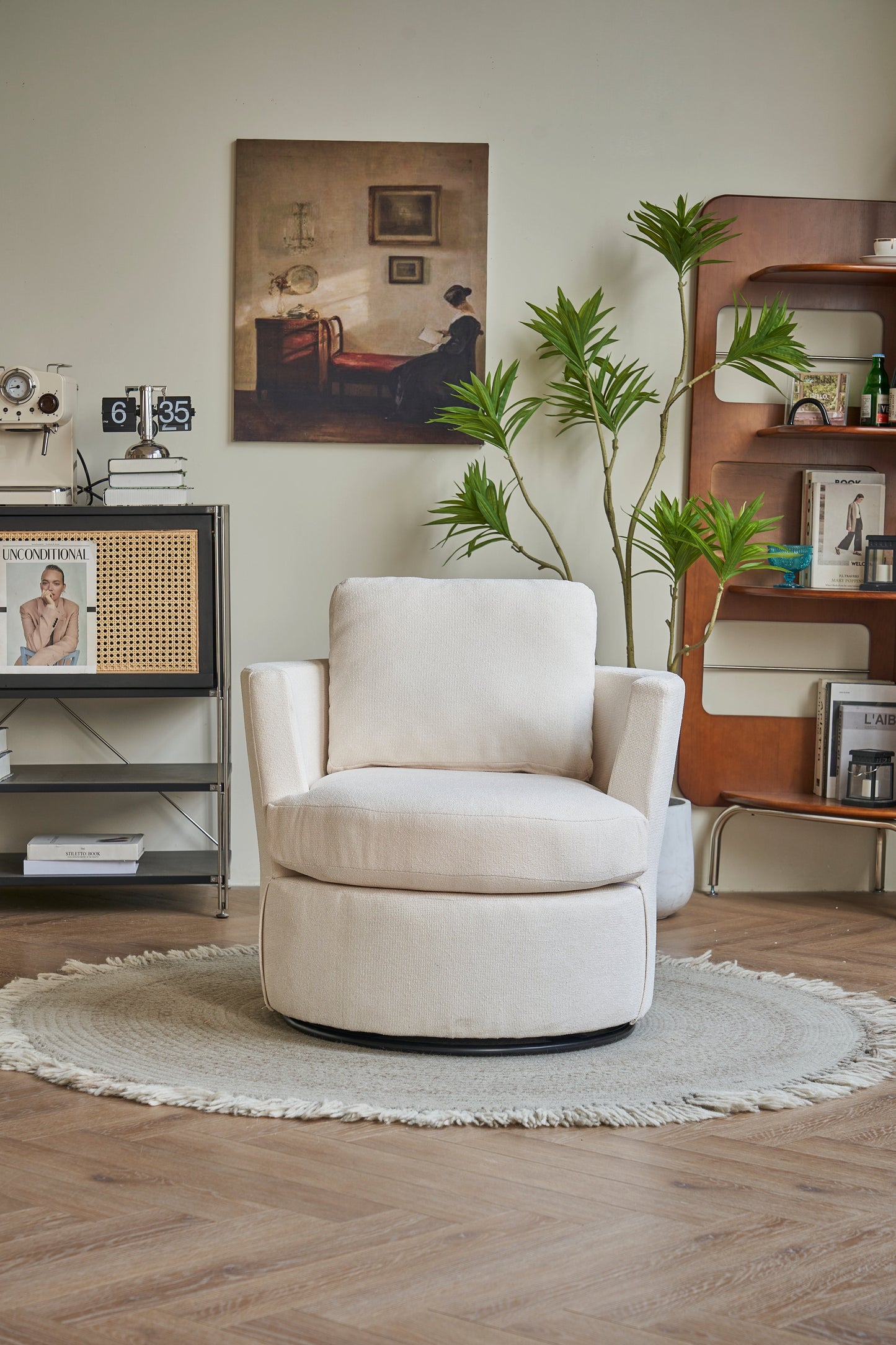 Rotating Bucket Chair – 360° Swivel Club Armchair (Beige)