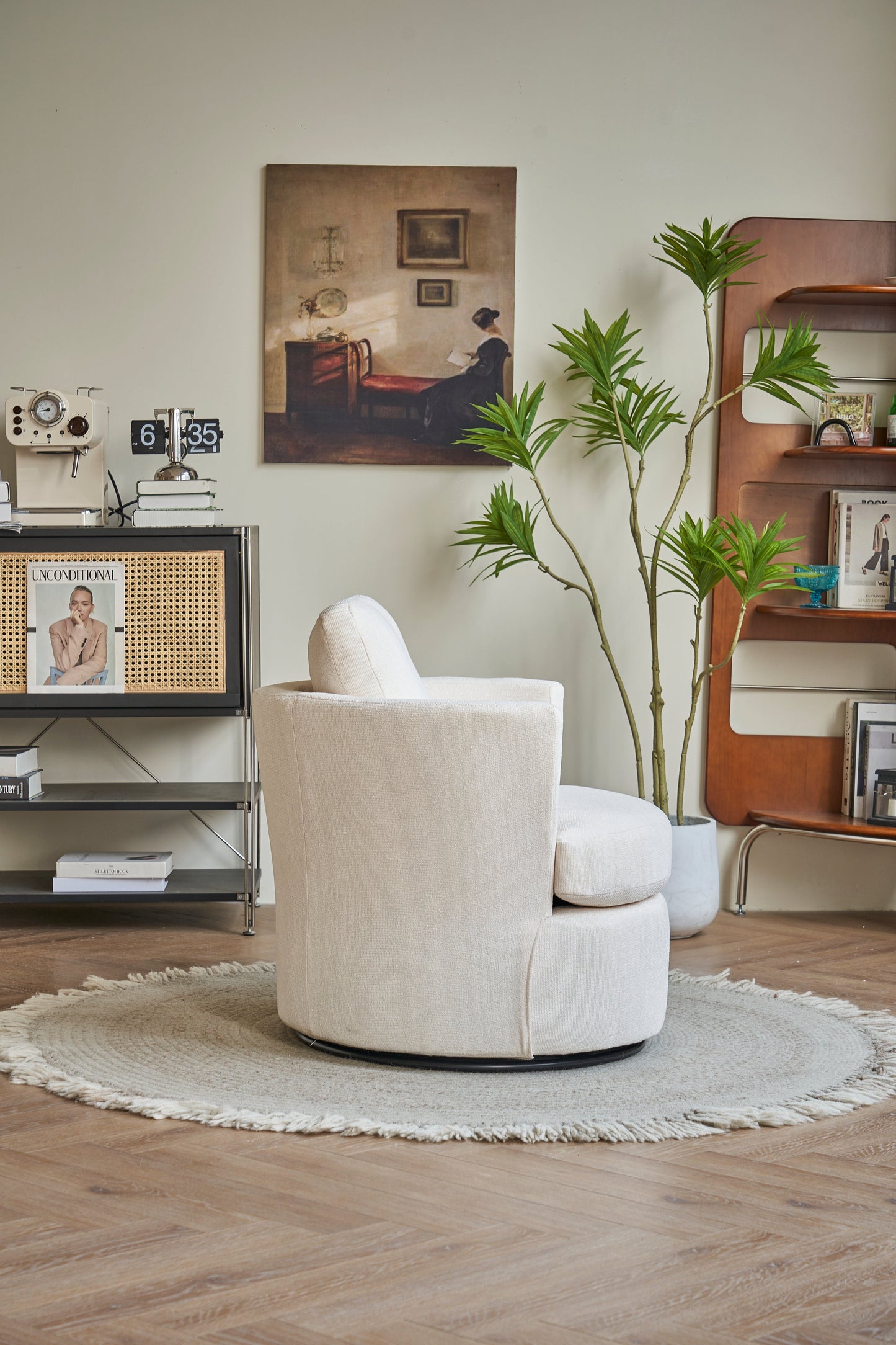 Rotating Bucket Chair – 360° Swivel Club Armchair (Beige)